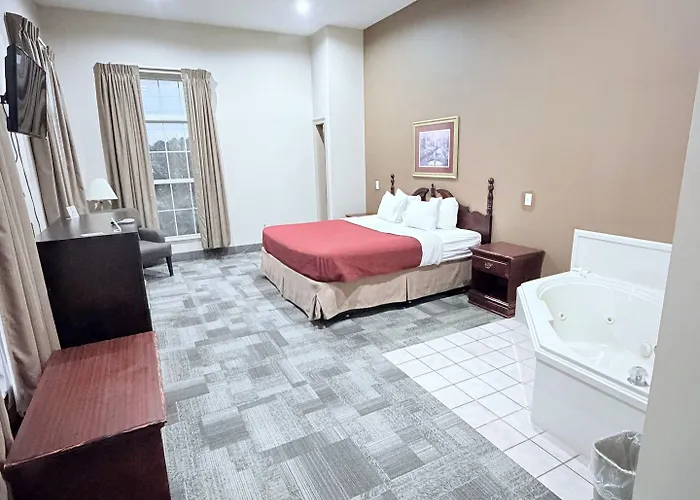 Collins Inn & Suites