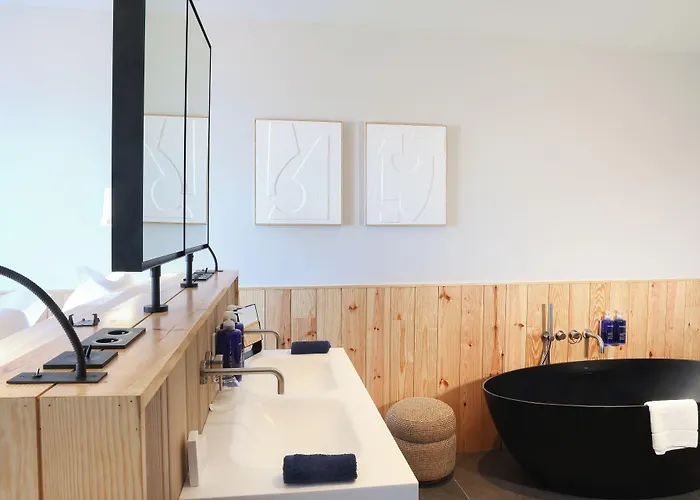 Les Vagues Hotel & Spa