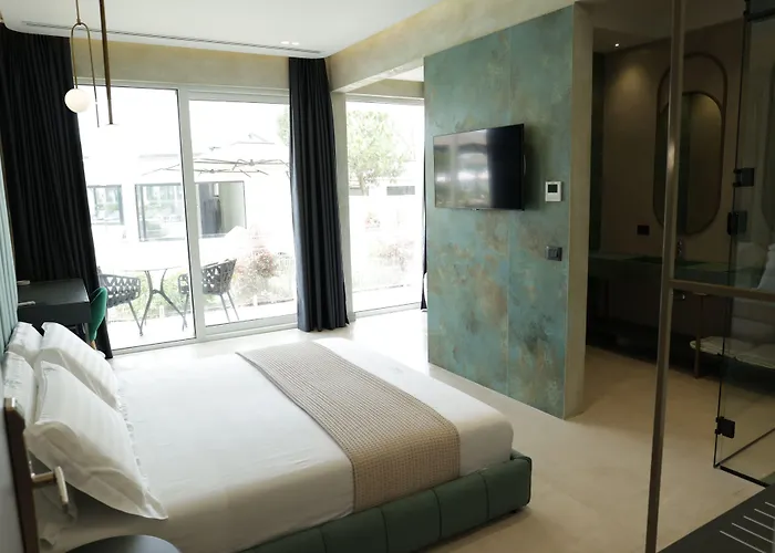 Comfort Suites