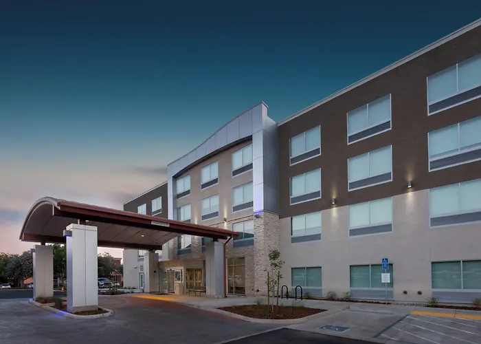 Holiday Inn Express & Suites Chico By Ihg
