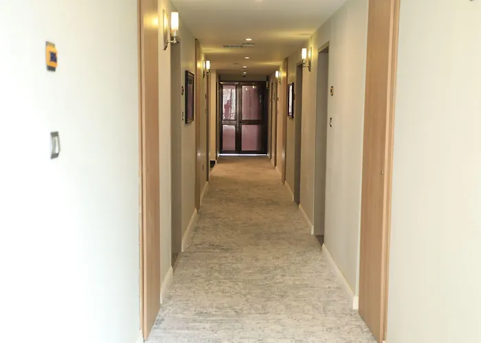 Th Bonroyal Hotel