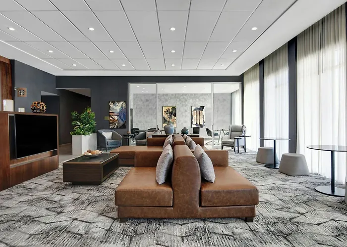 Courtyard By Marriott Hamilton