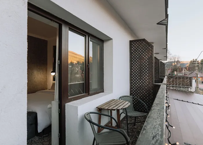 Suru Hotel & Restaurant