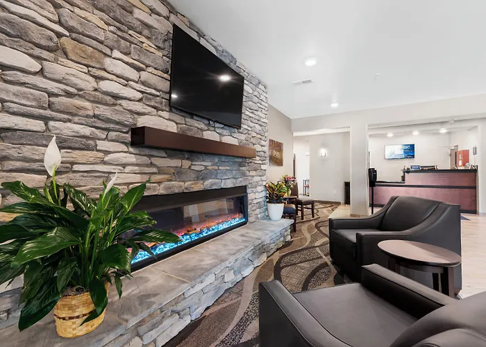Cobblestone Hotel & Suites - Urbana