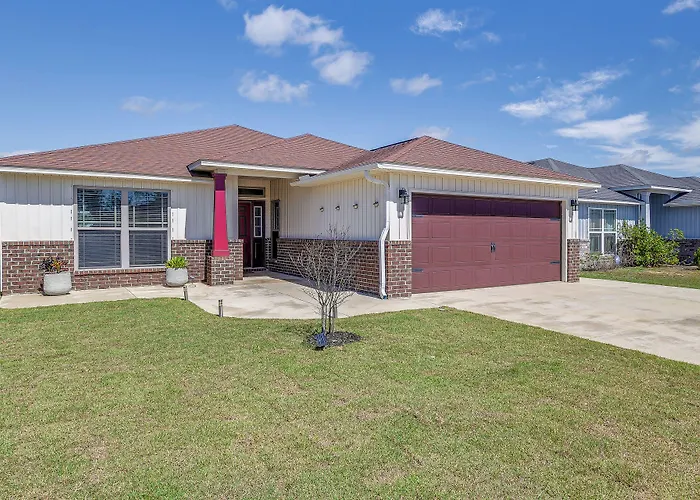 Spacious Navarre Retreat W/ Fenced-In Yard!