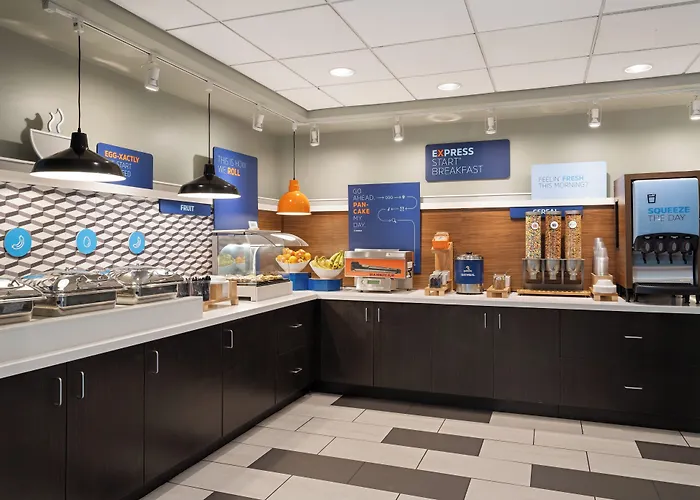Holiday Inn Express Indianapolis Airport By Ihg