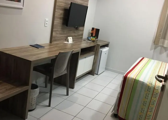Etiqueta Hotel