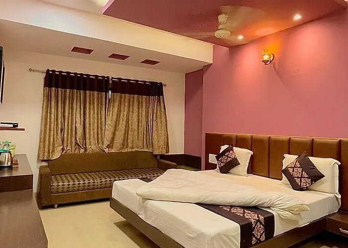 Hotel Ashapura Palace