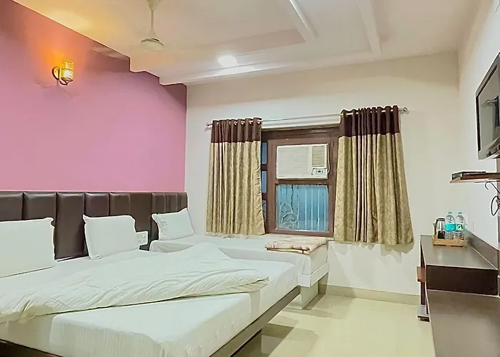 Hotel Ashapura Palace