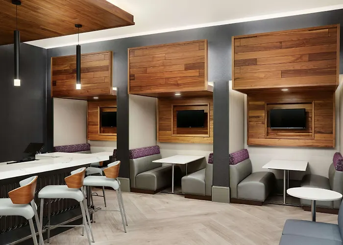 Embassy Suites By Hilton Atlanta Airport North