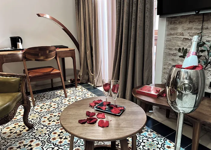 Anahita Boutique Hotel