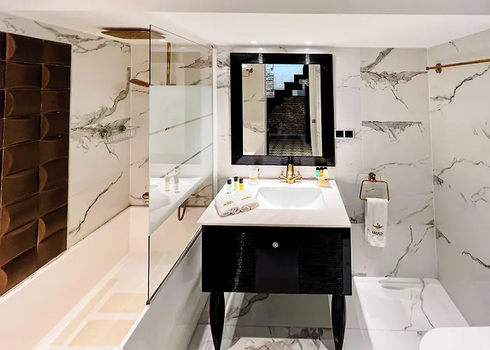 Anahita Boutique Hotel