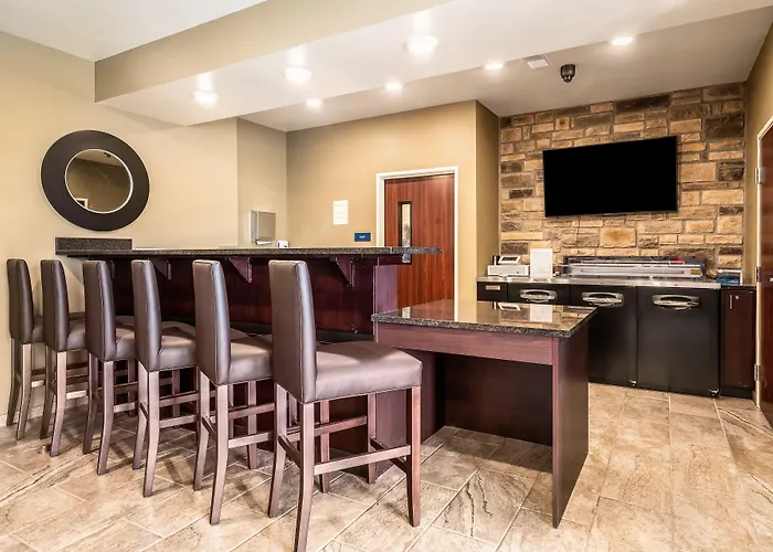 Cobblestone Hotel & Suites - Cozad