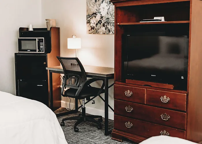 Bicentennial Inn