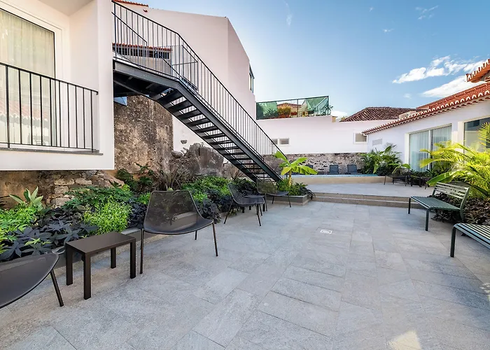 Pestana Fisherman Village