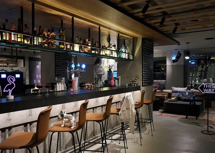Moxy Patra Marina