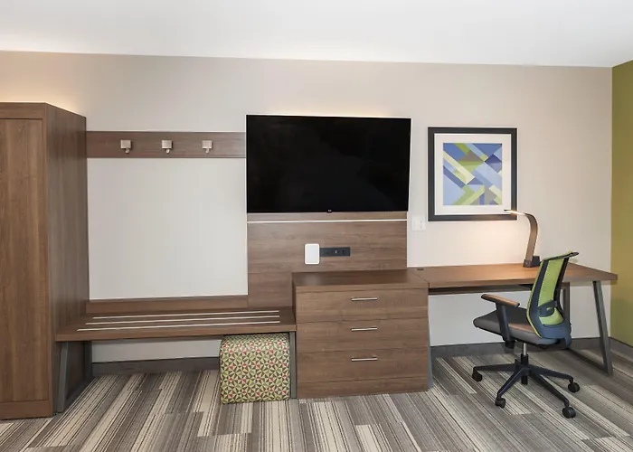 Holiday Inn Express & Suites - Hudson I-94 By Ihg