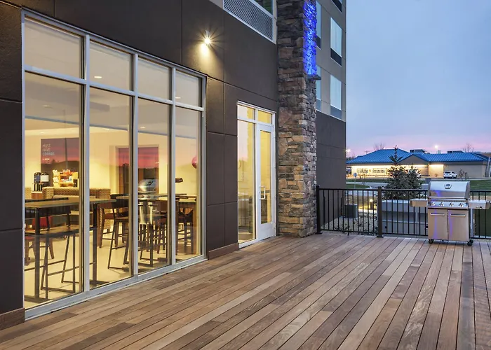 Holiday Inn Express & Suites - Hudson I-94 By Ihg