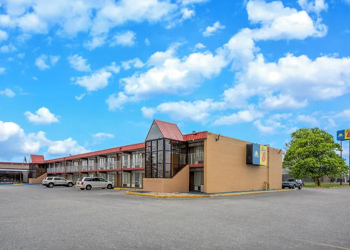 Days Inn By Wyndham Perrysburg Toledo