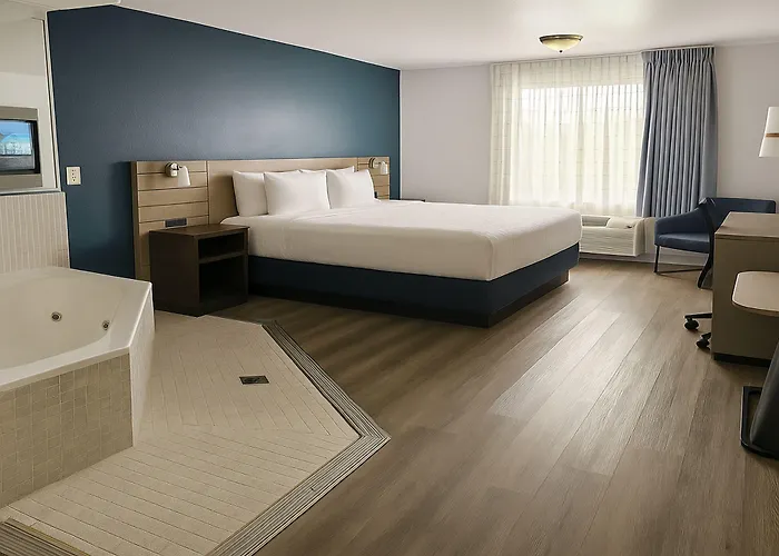 Rancho San Diego Inn & Suites