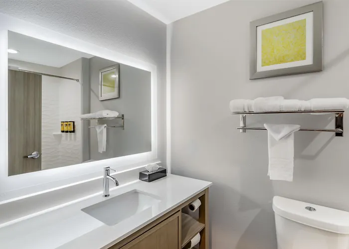 Best Western Plus Mid County