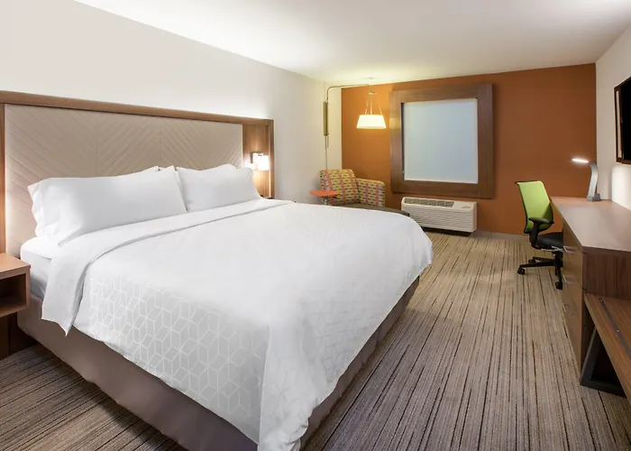 Holiday Inn Express & Suites