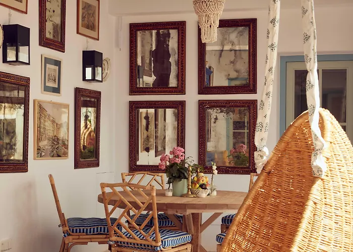 Cristine Bedfor Mahon Boutique Hotel