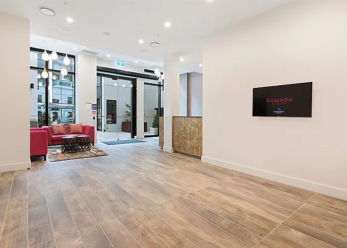 Ramada Suites By Wyndham Victoria Street West
