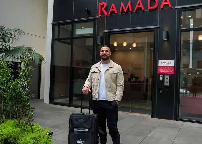 Ramada Suites By Wyndham Victoria Street West