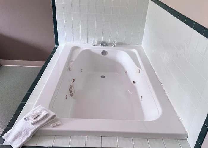 Northwoods Inn And Suites