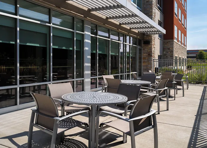 Holiday Inn Express & Suites - Madison West - Middleton By Ihg