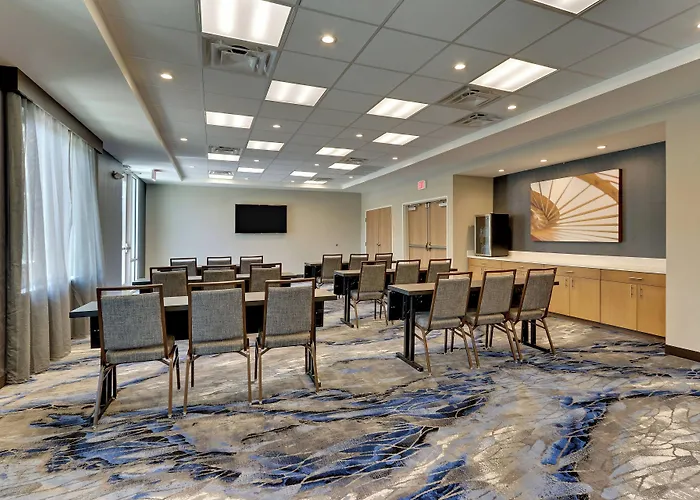 Fairfield Inn & Suites By Marriott Dallas Love Field