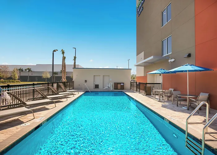 Holiday Inn Express & Suites Jacksonville - Town Center By Ihg
