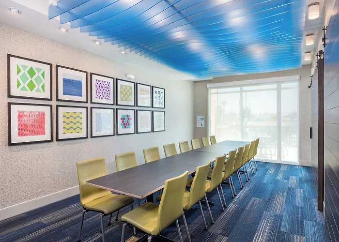Holiday Inn Express & Suites - Moreno Valley - Riverside By Ihg