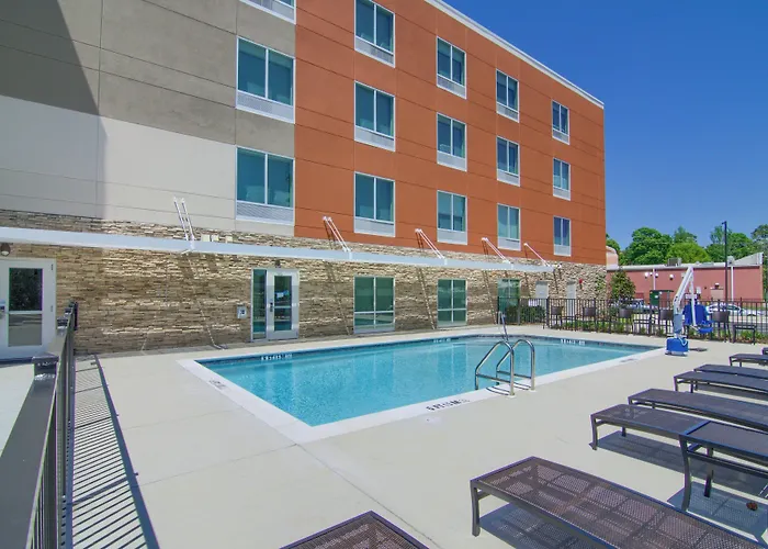 Holiday Inn Express & Suites Mobile - University Area By Ihg
