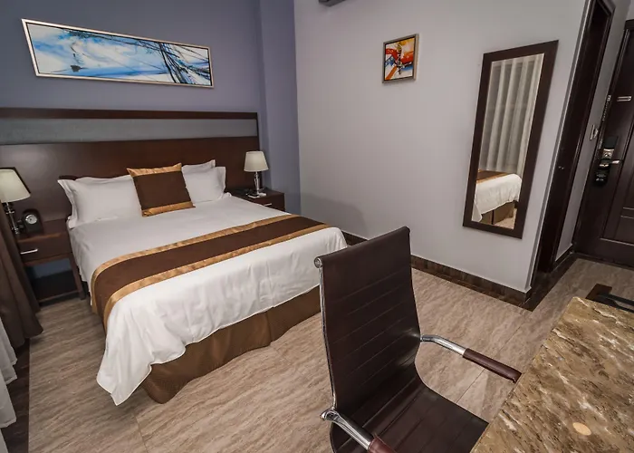 Hotel City Plaza & Suites