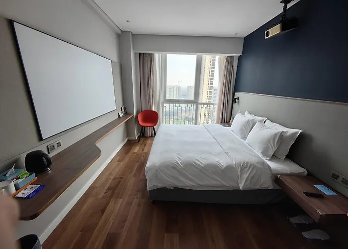 Holiday Inn Express Liyang Huafu By Ihg