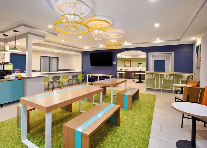 Spark By Hilton Walker Grand Rapids North
