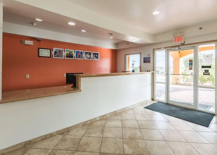 Motel 6 Alvarado Tx