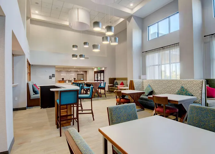 Hampton Inn & Suites Portland West