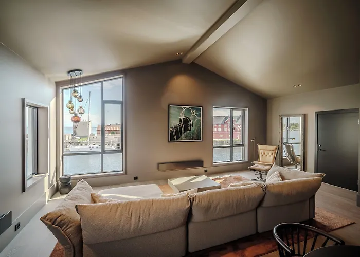 Henningsvaer Bryggehotell - By Classic Norway Hotels