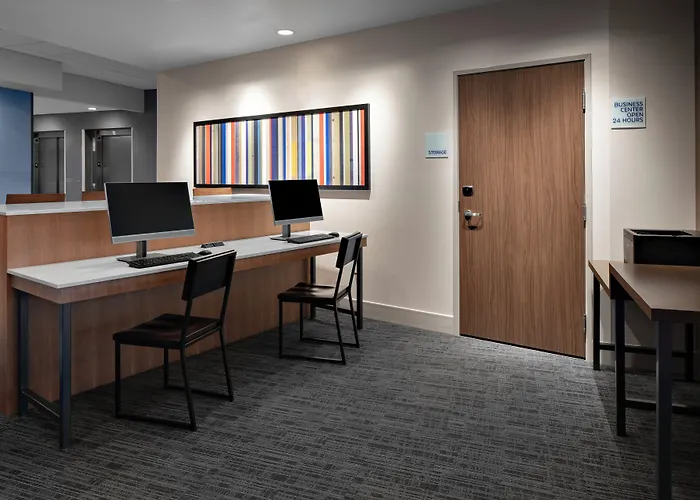 Holiday Inn Express & Suites - Elkhorn - Lake Geneva Area By Ihg