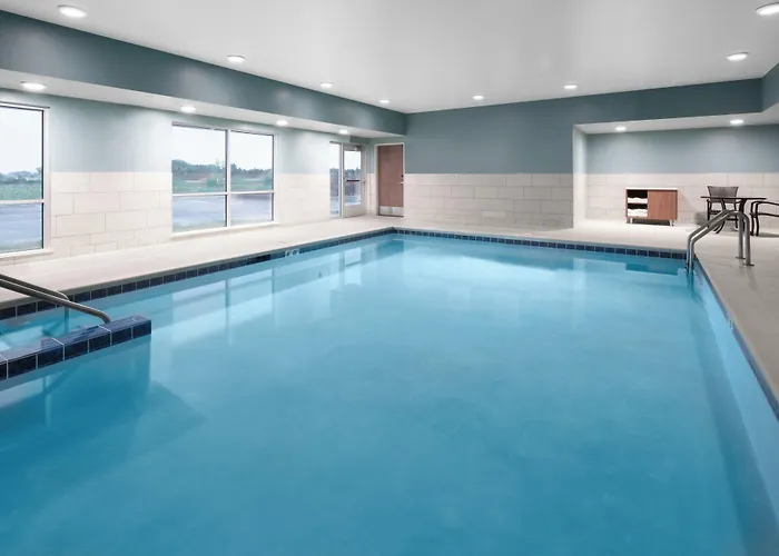 Holiday Inn Express & Suites - Elkhorn - Lake Geneva Area By Ihg