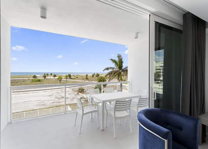 Ocean Club Treasure Island Hotel