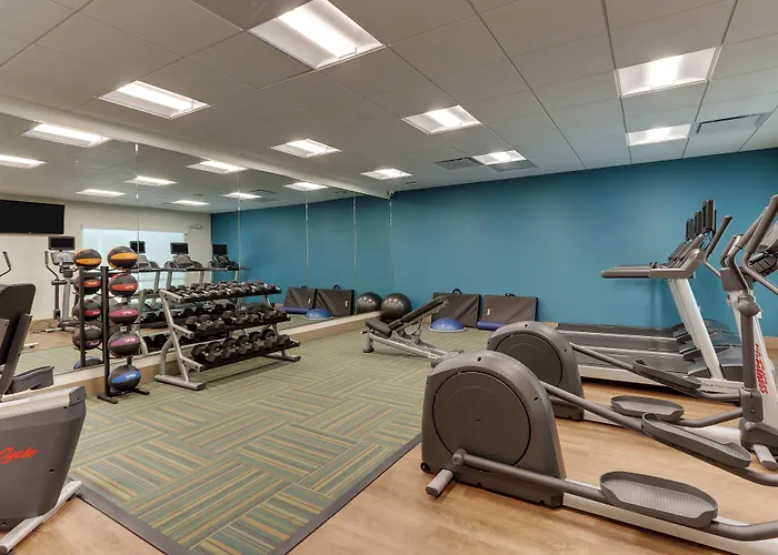 Holiday Inn Express & Suites - Roanoke - Civic Center