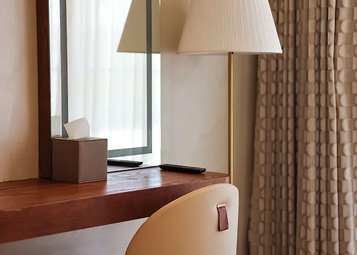 The Xon Hotel