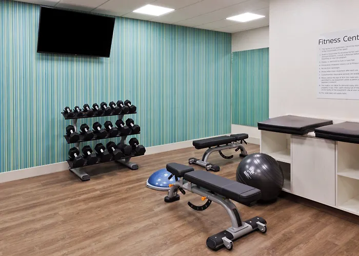 Holiday Inn Express & Suites - Fayetteville By Ihg