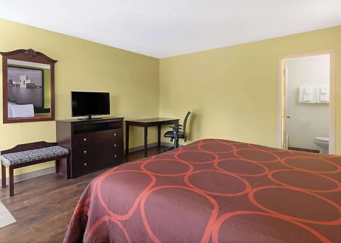 Super 8 By Wyndham Youngstown/Girard