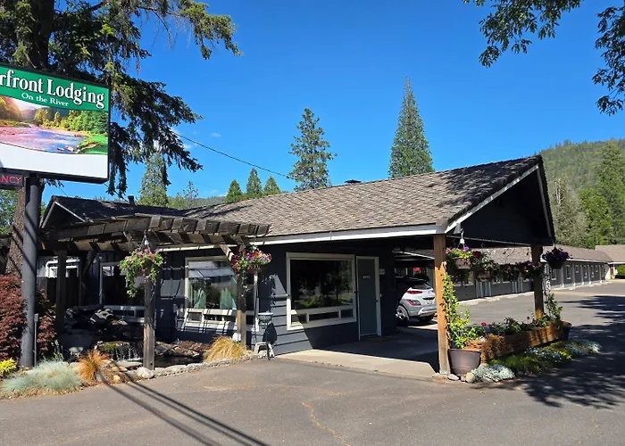 Riverfront Lodging
