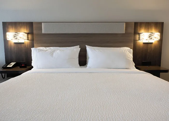 Holiday Inn Express & Suites Mansfield - Ontario By Ihg